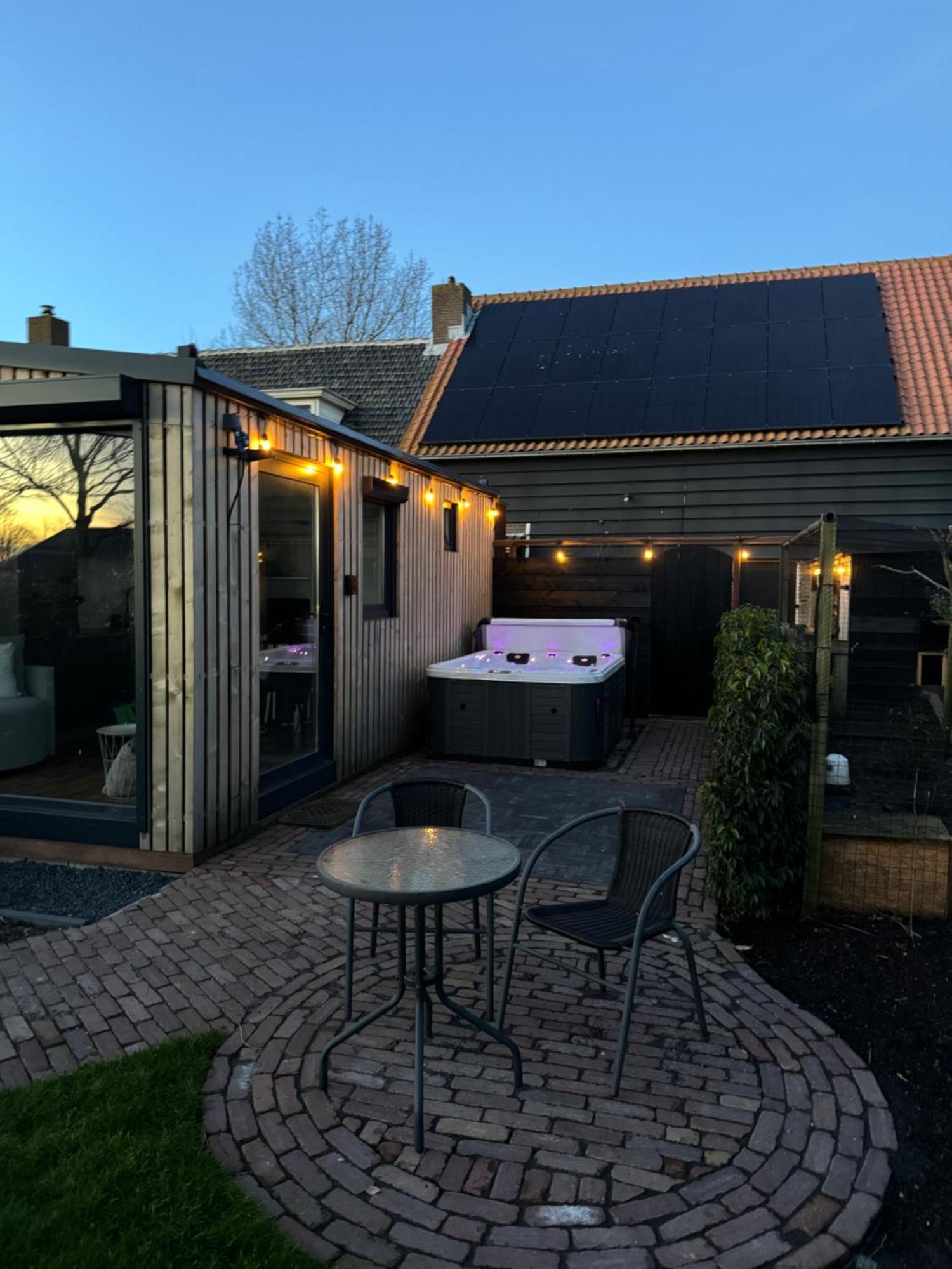Luxe Tiny House Incl Jacuzzi En Strandhuisje In Zomerseizoen Meliskerke Exteriör bild